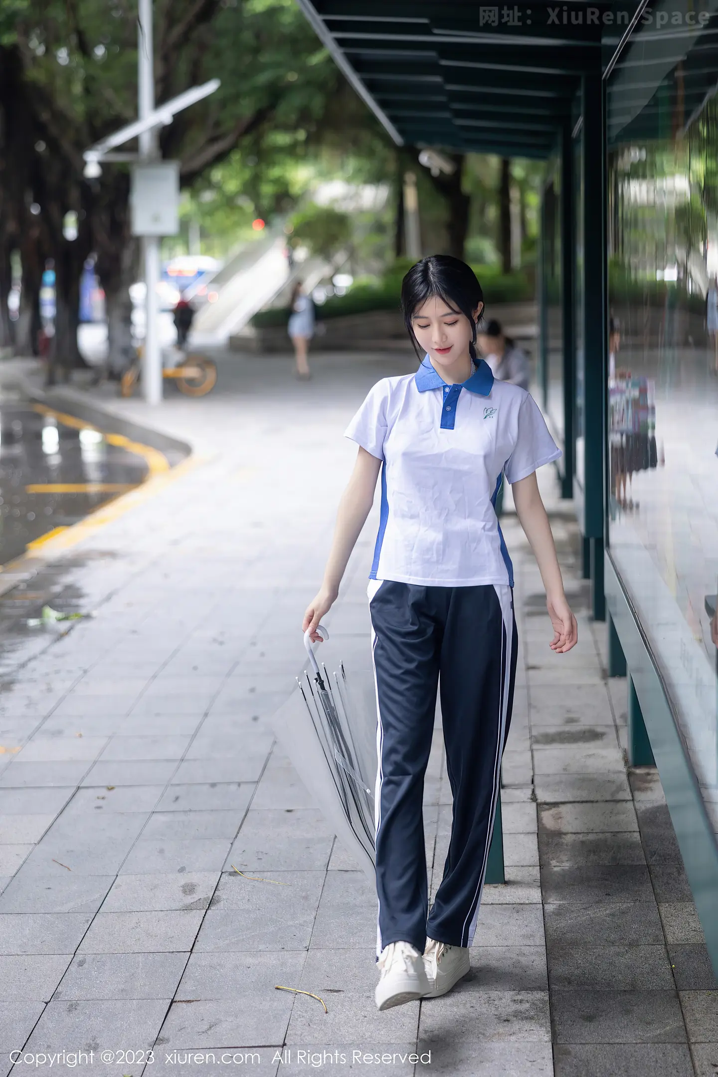 图片[4]-[XiuRen秀人网]VOL.7085 模特幼幼性感学妹装扮半脱露蕾丝内衣秀完美身材迷人诱惑写真102P-秀人网官方网站